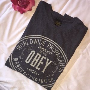 Men’s grey Obey T-shirt